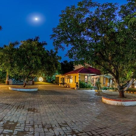 Saavaj Resort, Sasan Gir - Where Wilderness Meets Luxury Exteriör bild