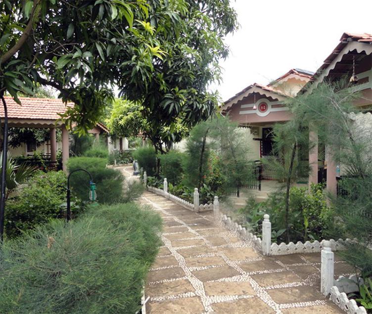 Saavaj Resort, Sasan Gir - Where Wilderness Meets Luxury Exteriör bild