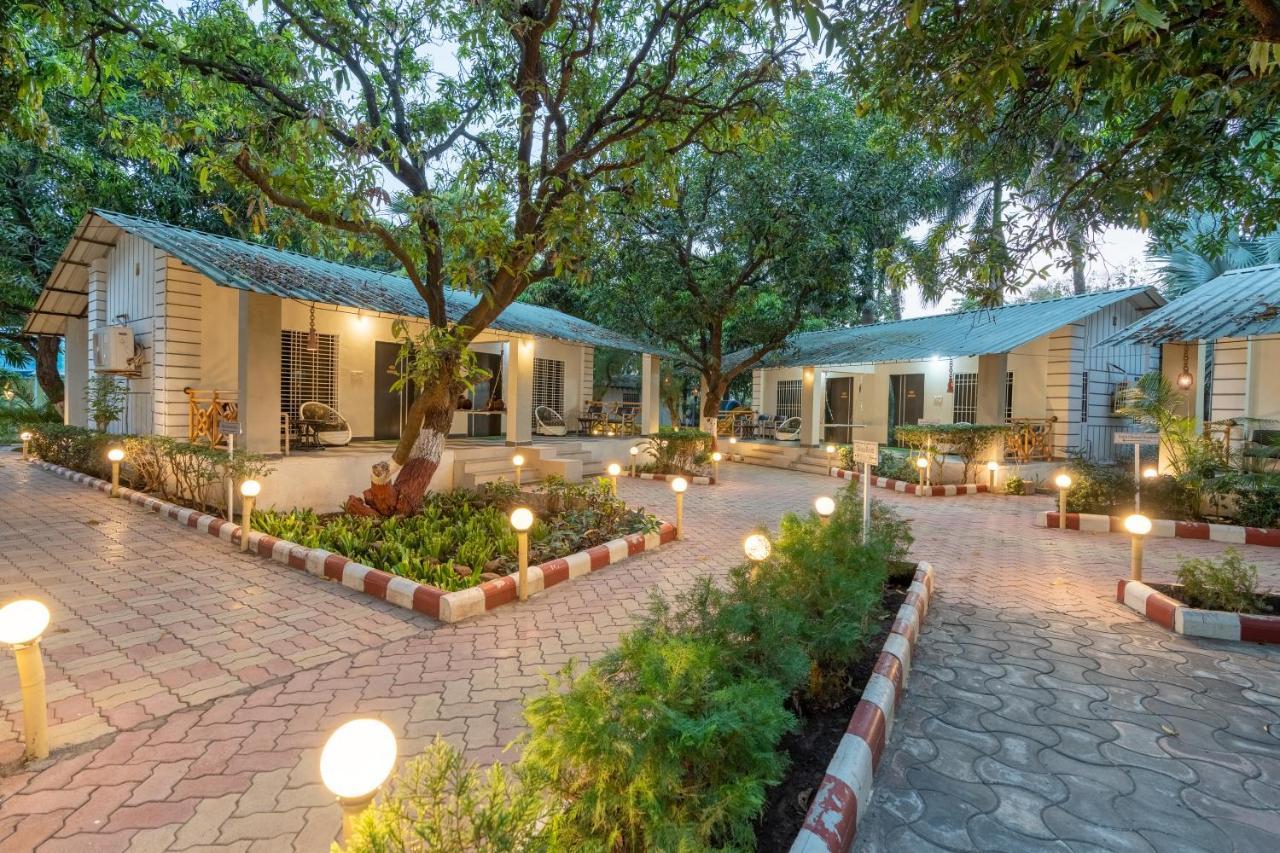 Saavaj Resort, Sasan Gir - Where Wilderness Meets Luxury Exteriör bild